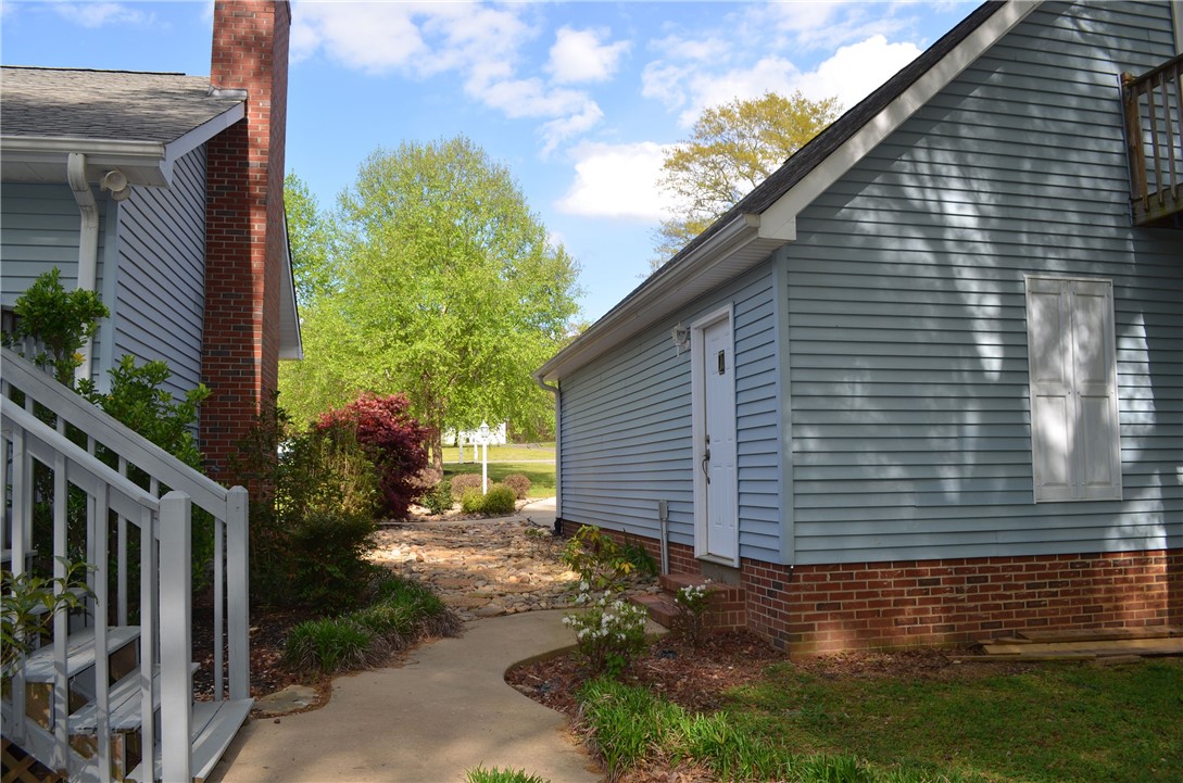 1404 Honey Creek Road Anderson, SC 29621 - Photo 7 of 33