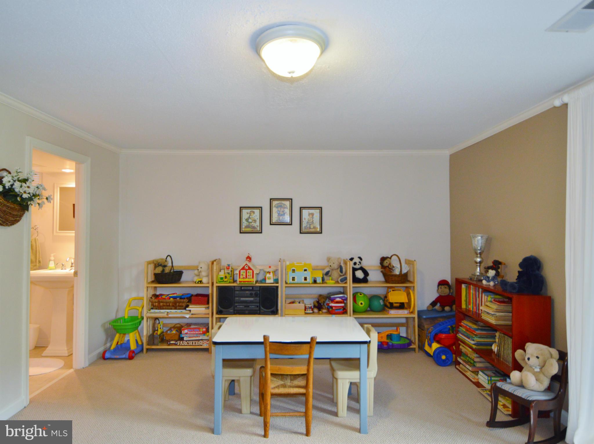 302 Norgulf Road Reisterstown, MD 21136 - Photo 22 of 29 Family Room