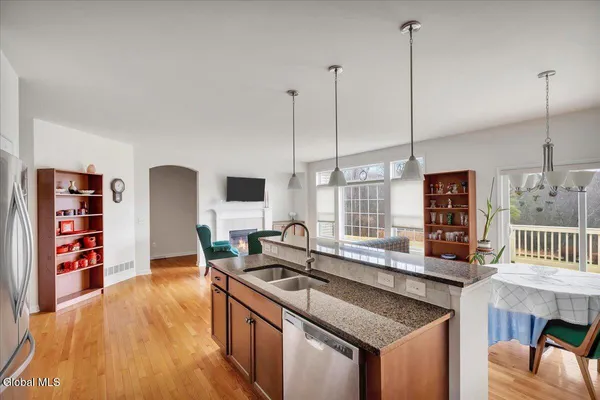 $525,000 | 15 Rosemore Place, Halfmoon, NY 12118