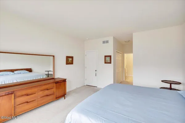 $525,000 | 15 Rosemore Place, Halfmoon, NY 12118