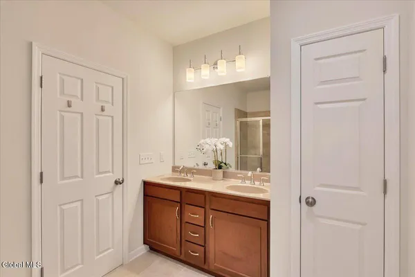 $525,000 | 15 Rosemore Place, Halfmoon, NY 12118