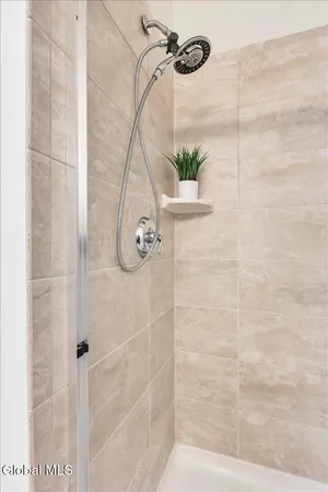 $525,000 | 15 Rosemore Place, Halfmoon, NY 12118