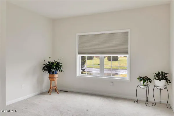 $525,000 | 15 Rosemore Place, Halfmoon, NY 12118