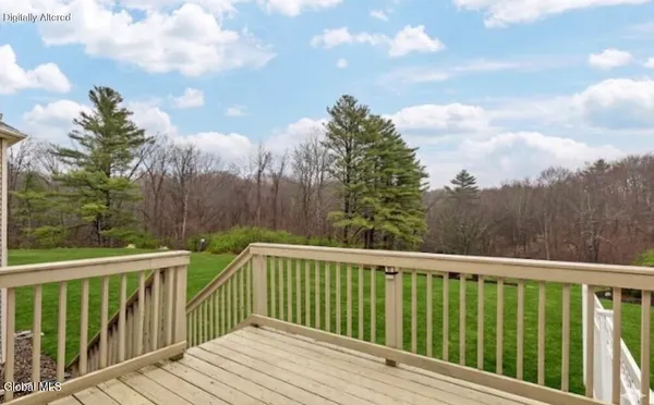 $525,000 | 15 Rosemore Place, Halfmoon, NY 12118