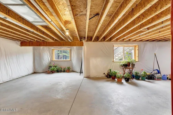 $525,000 | 15 Rosemore Place, Halfmoon, NY 12118