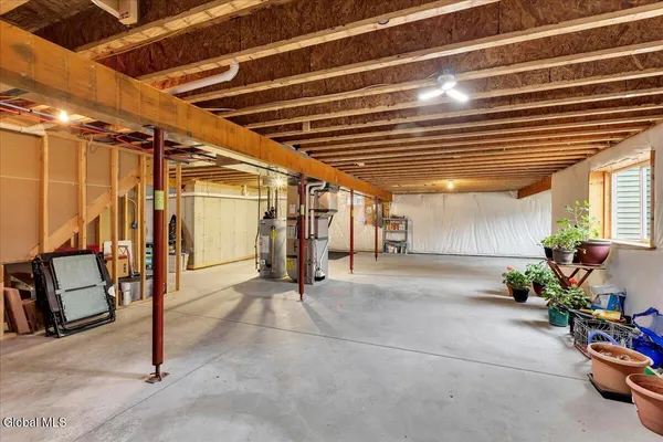 $525,000 | 15 Rosemore Place, Halfmoon, NY 12118