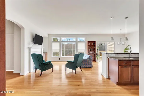 $525,000 | 15 Rosemore Place, Halfmoon, NY 12118