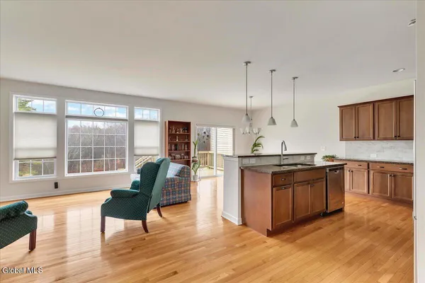 $525,000 | 15 Rosemore Place, Halfmoon, NY 12118