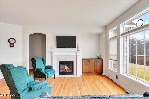 $525,000 | 15 Rosemore Place, Halfmoon, NY 12118