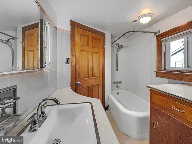 $250,000 | 409 Buck Street, Millville, NJ 08332