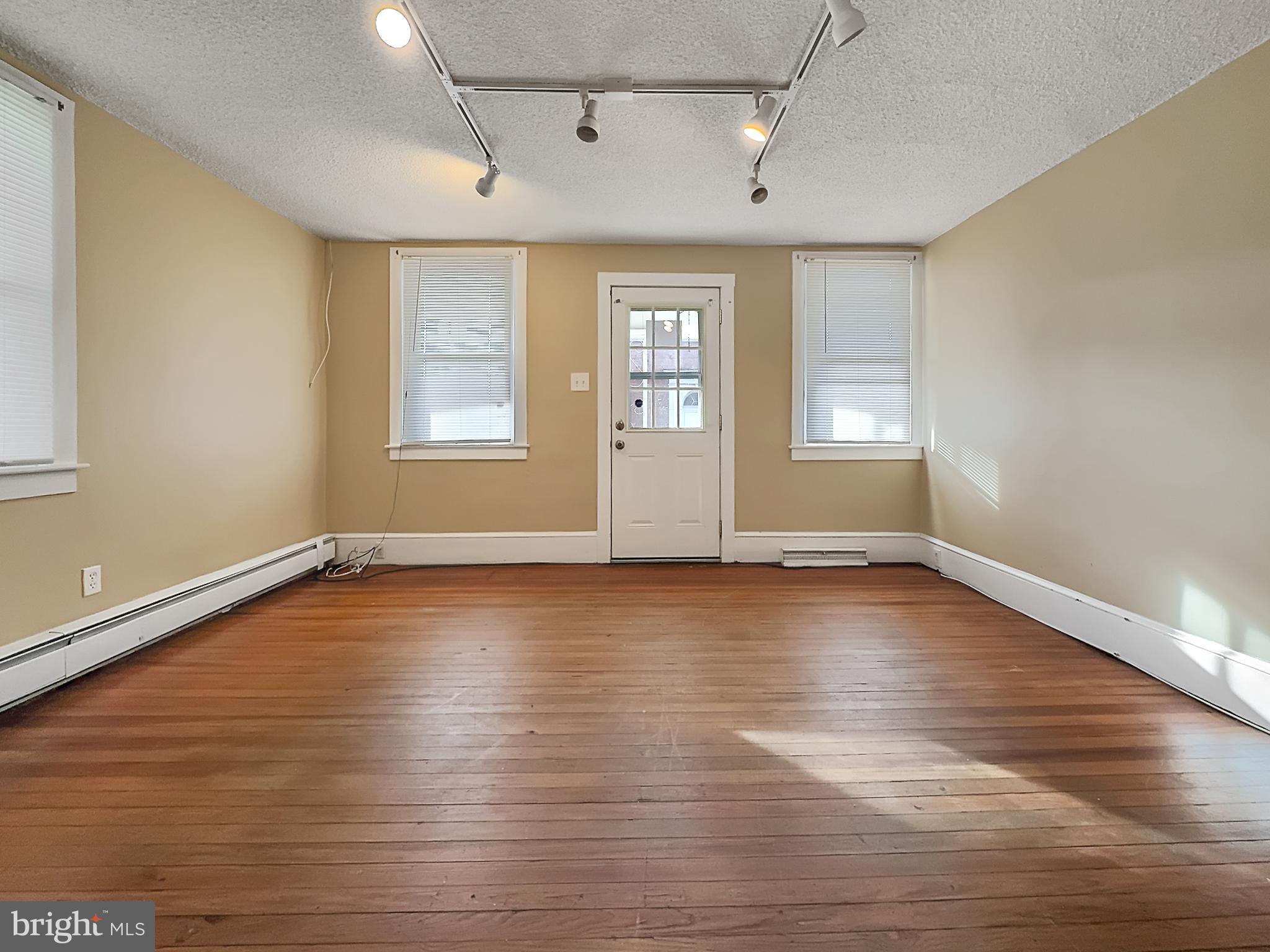 409 Buck Street Millville, NJ 08332 - Photo 8 of 46