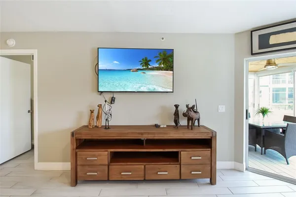 $7,600 | 1313 Siesta Bayside Drive, Unit 1313D, Sarasota, FL 34242