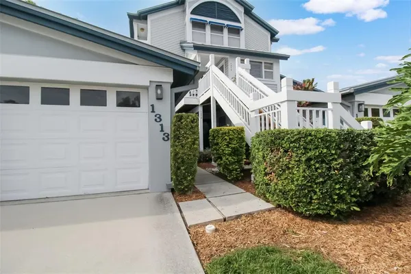 $7,600 | 1313 Siesta Bayside Drive, Unit 1313D, Sarasota, FL 34242