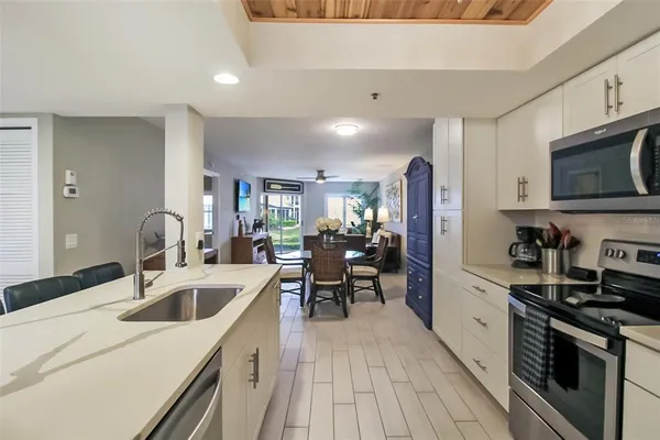 $7,600 | 1313 Siesta Bayside Drive, Unit 1313D, Sarasota, FL 34242