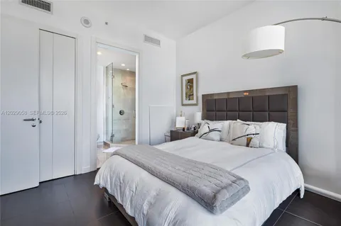 $875,000 | 200 Biscayne Blvd Way, Unit 4812, Miami, FL 33131