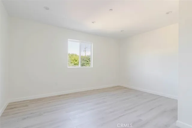 $4,000 | 17428 Roscoe Boulevard, Northridge, CA 91325