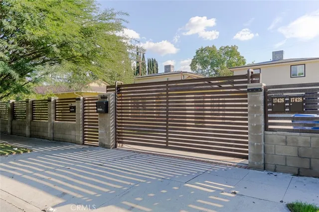 $4,000 | 17428 Roscoe Boulevard, Northridge, CA 91325
