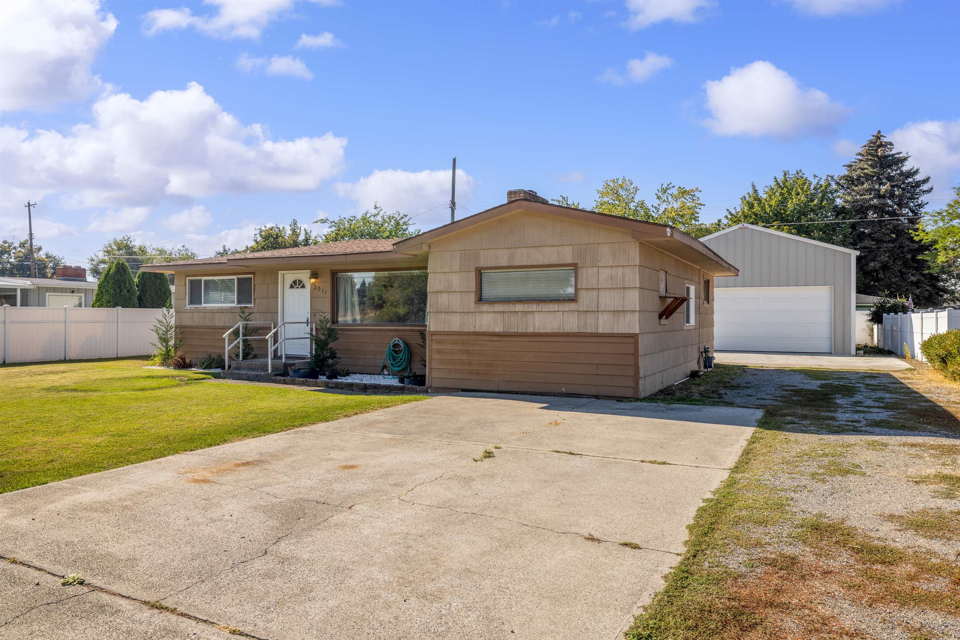 2011 North Center Road Spokane Valley, WA 99212 - Photo 1 of 24 Gallery Image 1