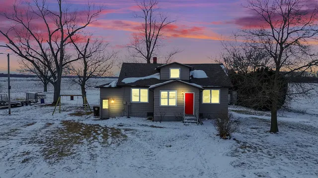 $219,900 | 10040 North 1000th Street West, Demotte, IN 46310