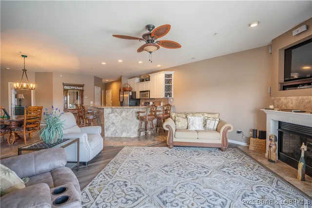 $324,000 | 426 Cedar Heights Drive, Unit 3D, Camdenton, MO 65020