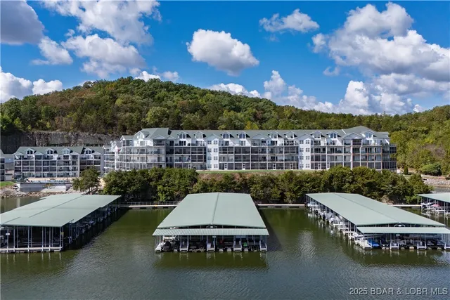 $324,000 | 426 Cedar Heights Drive, Unit 3D, Camdenton, MO 65020