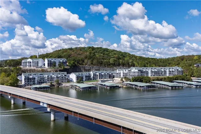 $324,000 | 426 Cedar Heights Drive, Unit 3D, Camdenton, MO 65020