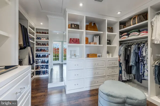 a view of a garden with pathway