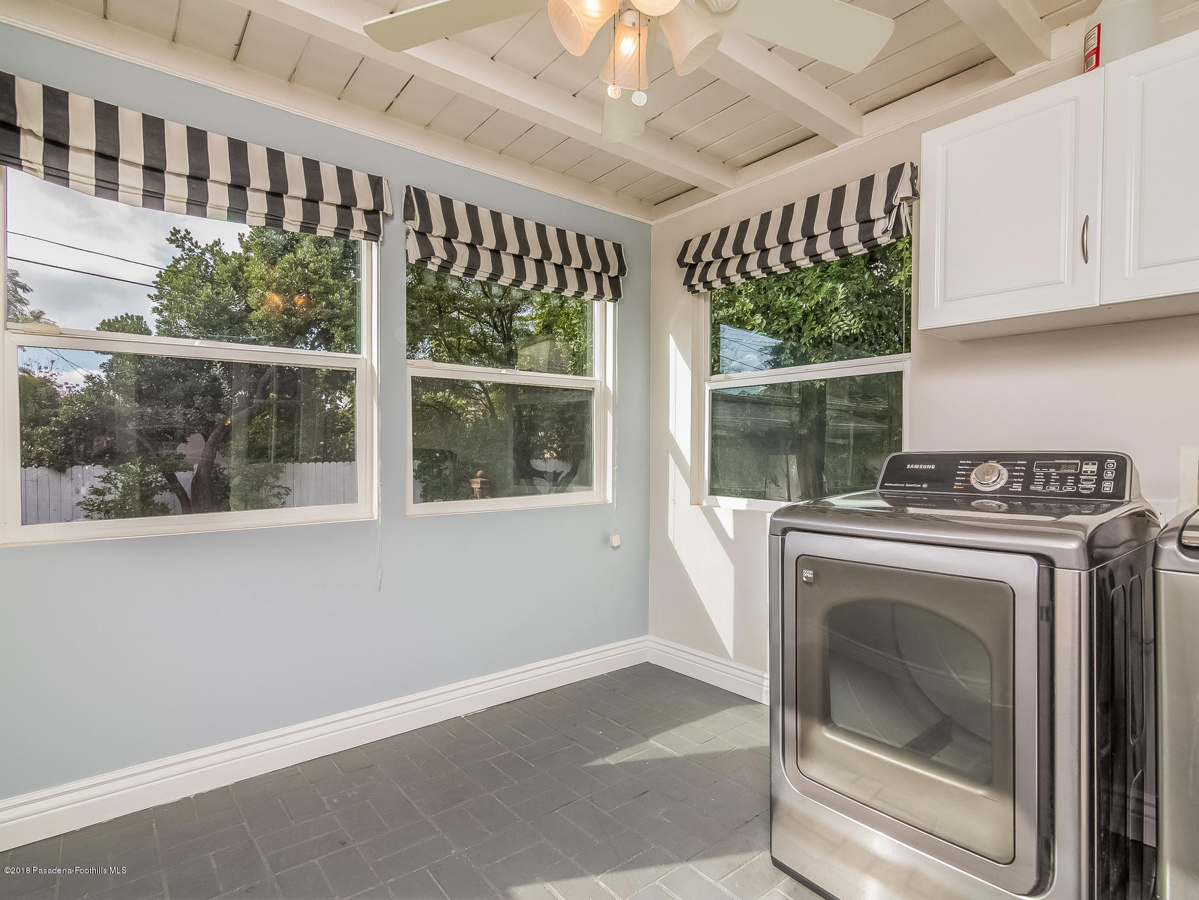 3564 Thorndale Road Pasadena, CA 91107 - Photo 13 of 24 a view of washer and dryer in a room