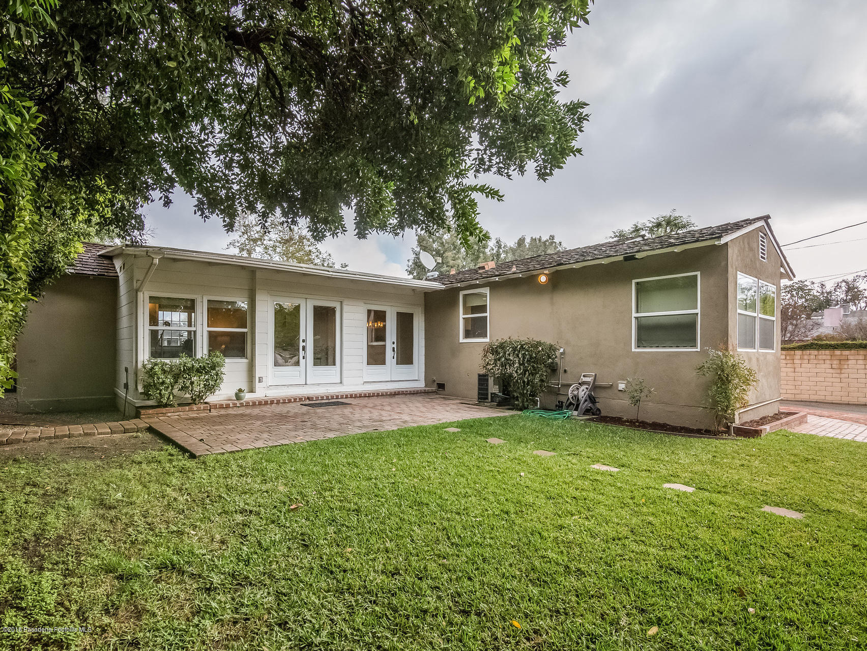 3564 Thorndale Road Pasadena, CA 91107 - Photo 20 of 24 front view of a house with a yard