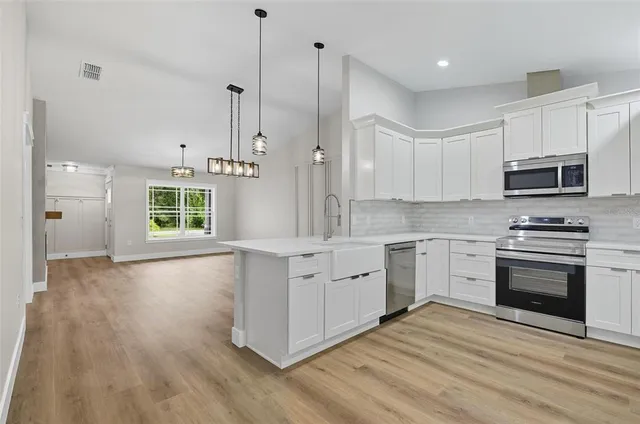 $569,900 | 13 Fanshawe Lane, Palm Coast, FL 32137