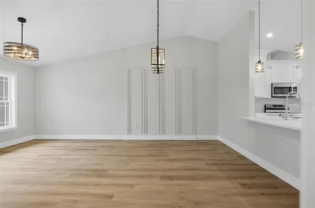 $569,900 | 13 Fanshawe Lane, Palm Coast, FL 32137