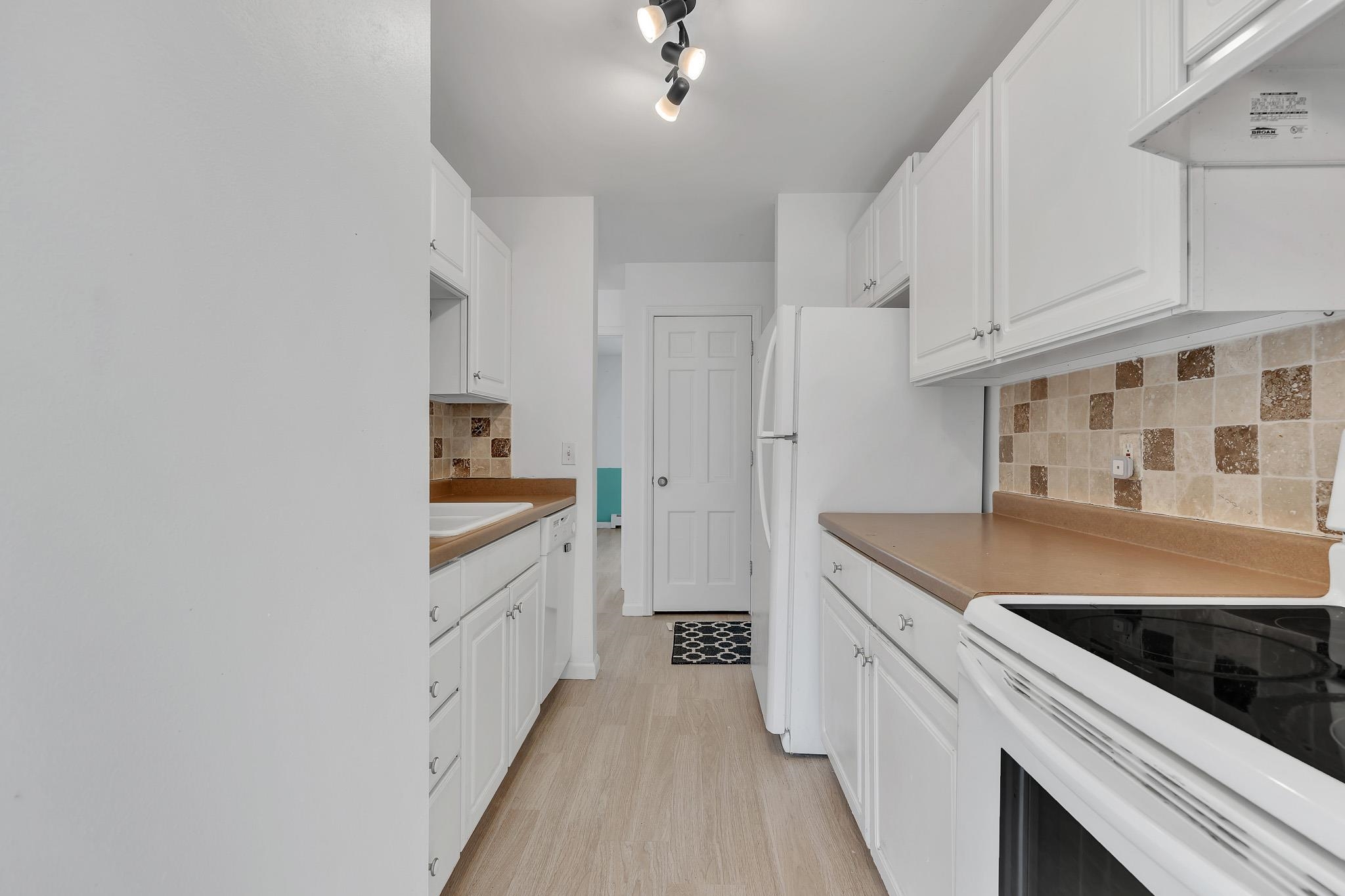 2134 Allen Boulevard, Unit 2 Middleton, WI 53562 - Photo 6 of 27