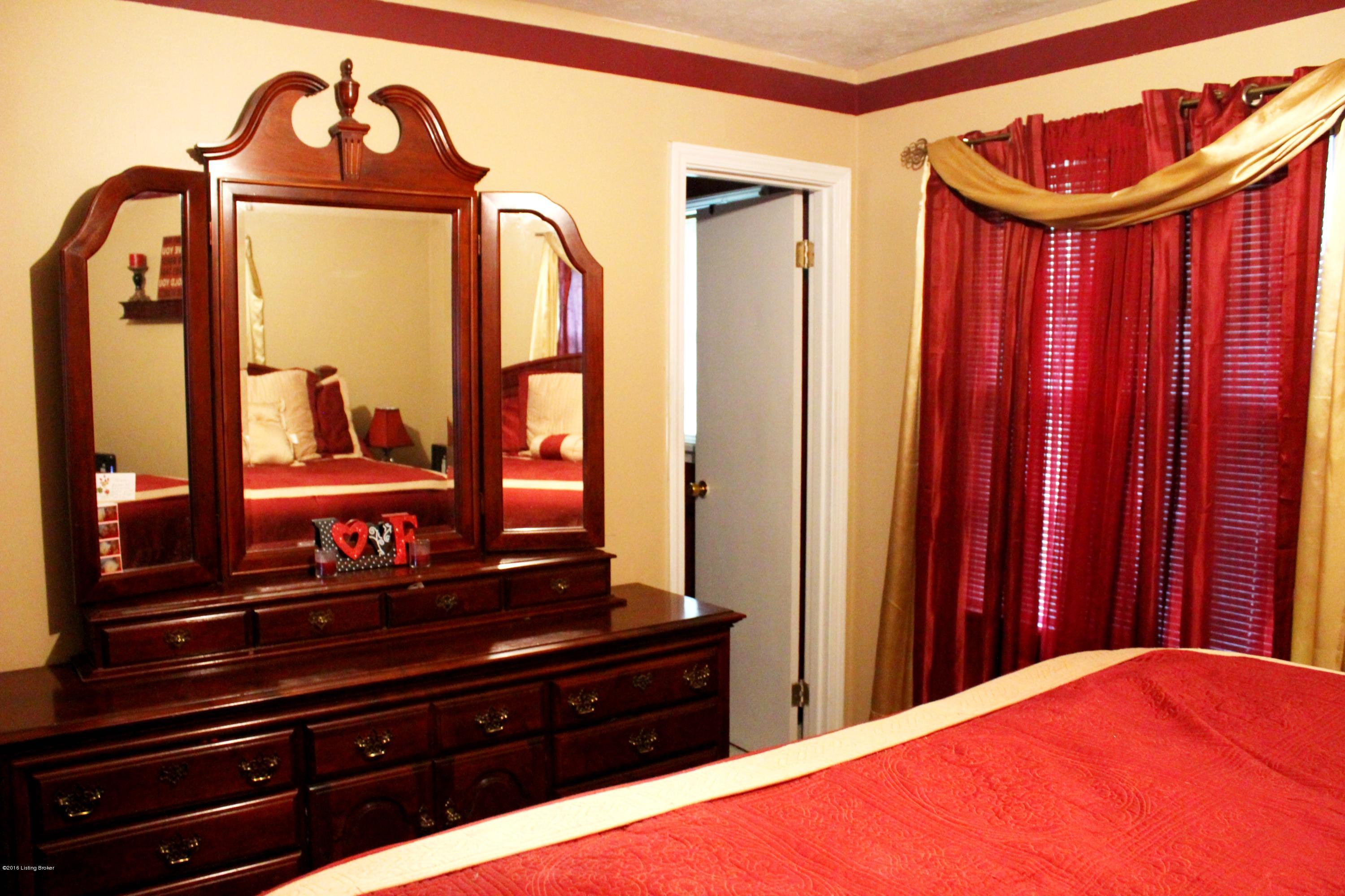 820 Flicker Road Louisville, KY 40214 - Photo 16 of 27 Master Bedroom 4