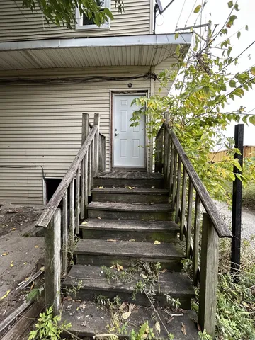 a view of a pathway both side of building