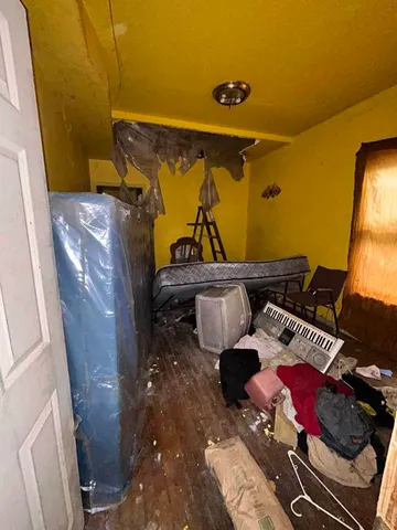 $180,000 | 7450 South Colfax Avenue, Chicago, IL 60649