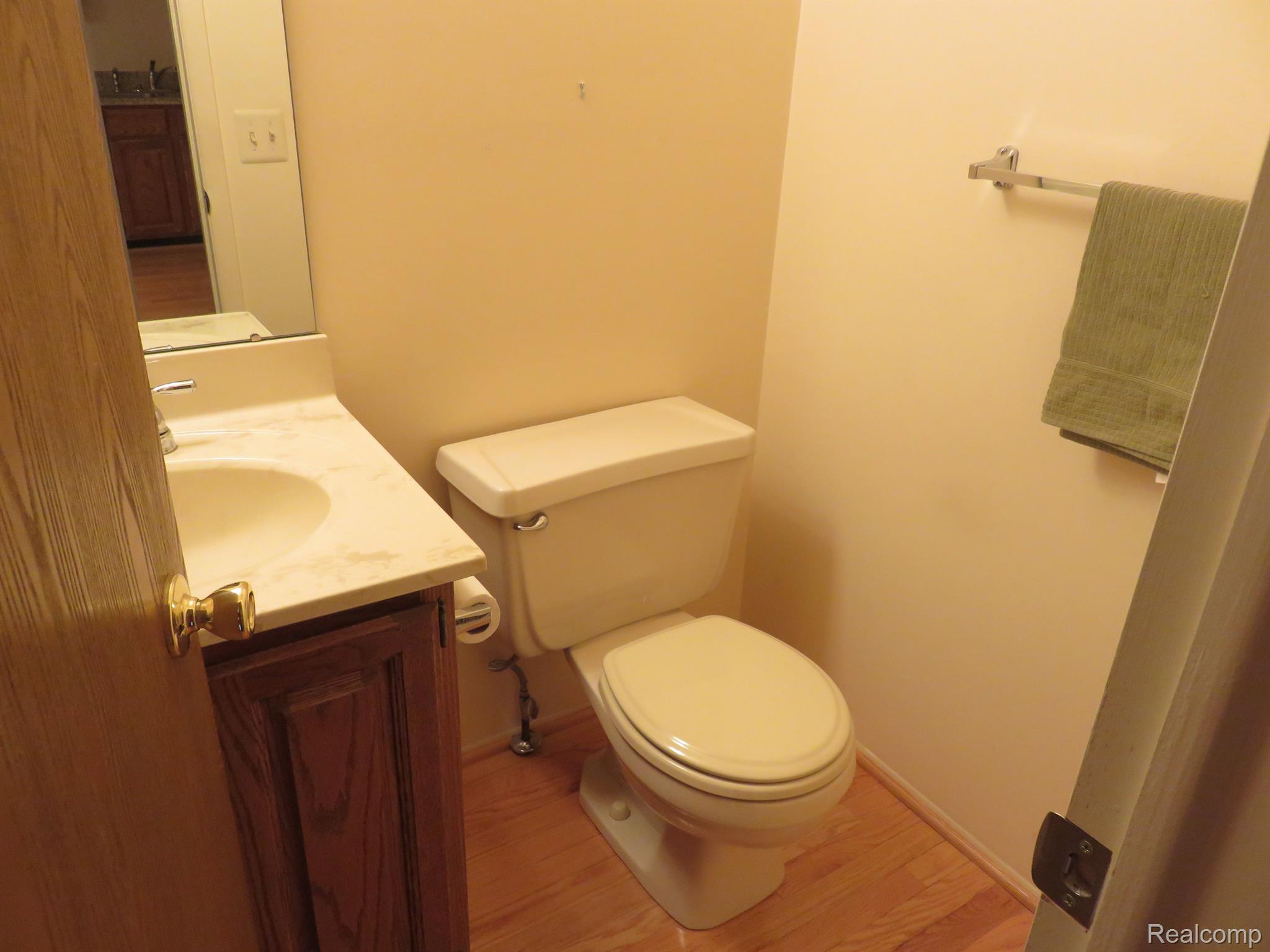 680 Tennyson, Unit 11 Rochester, MI 48307 - Photo 9 of 24 Gallery Image 9
