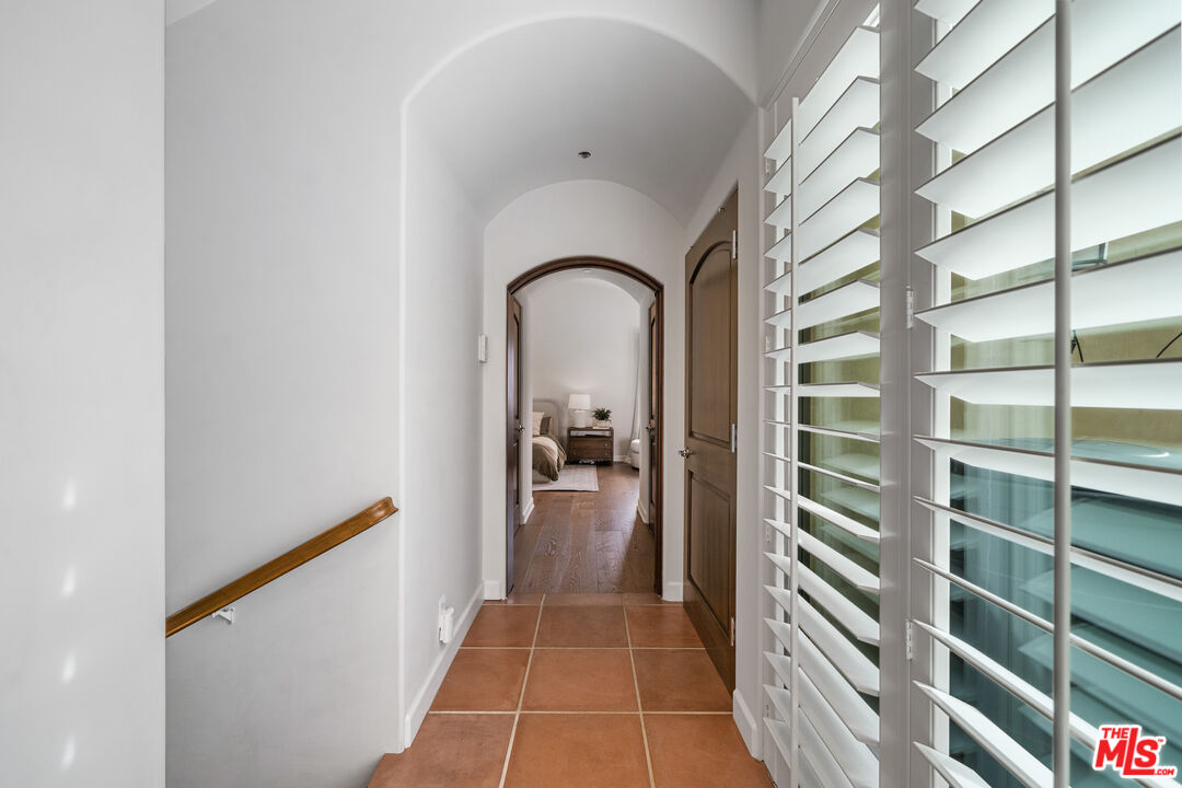 2007 Corral Canyon Road Malibu, CA 90265 - Photo 15 of 31 Gallery Image 15