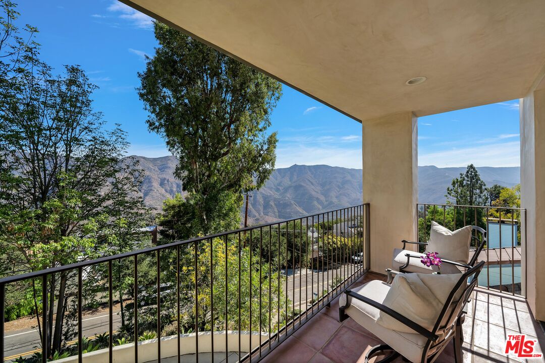 2007 Corral Canyon Road Malibu, CA 90265 - Photo 2 of 31 Gallery Image 2