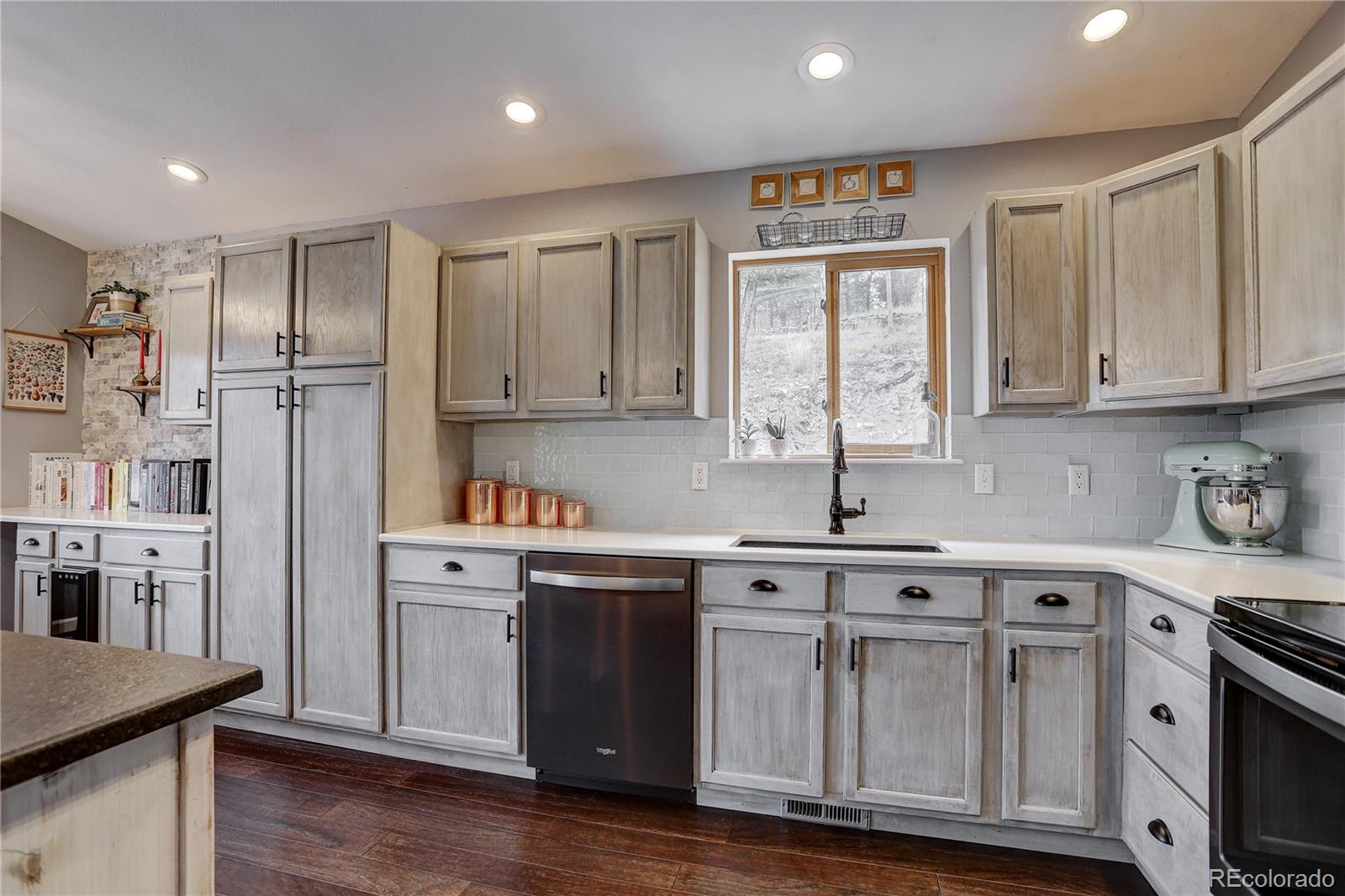 13139 Elsie Road Conifer, CO 80433 - Photo 17 of 38 Gallery Image 17