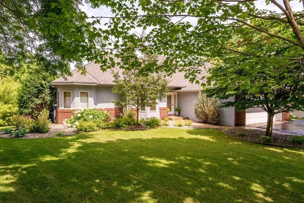 $725,000 | 880 Vineland Court, Chanhassen, MN 55317