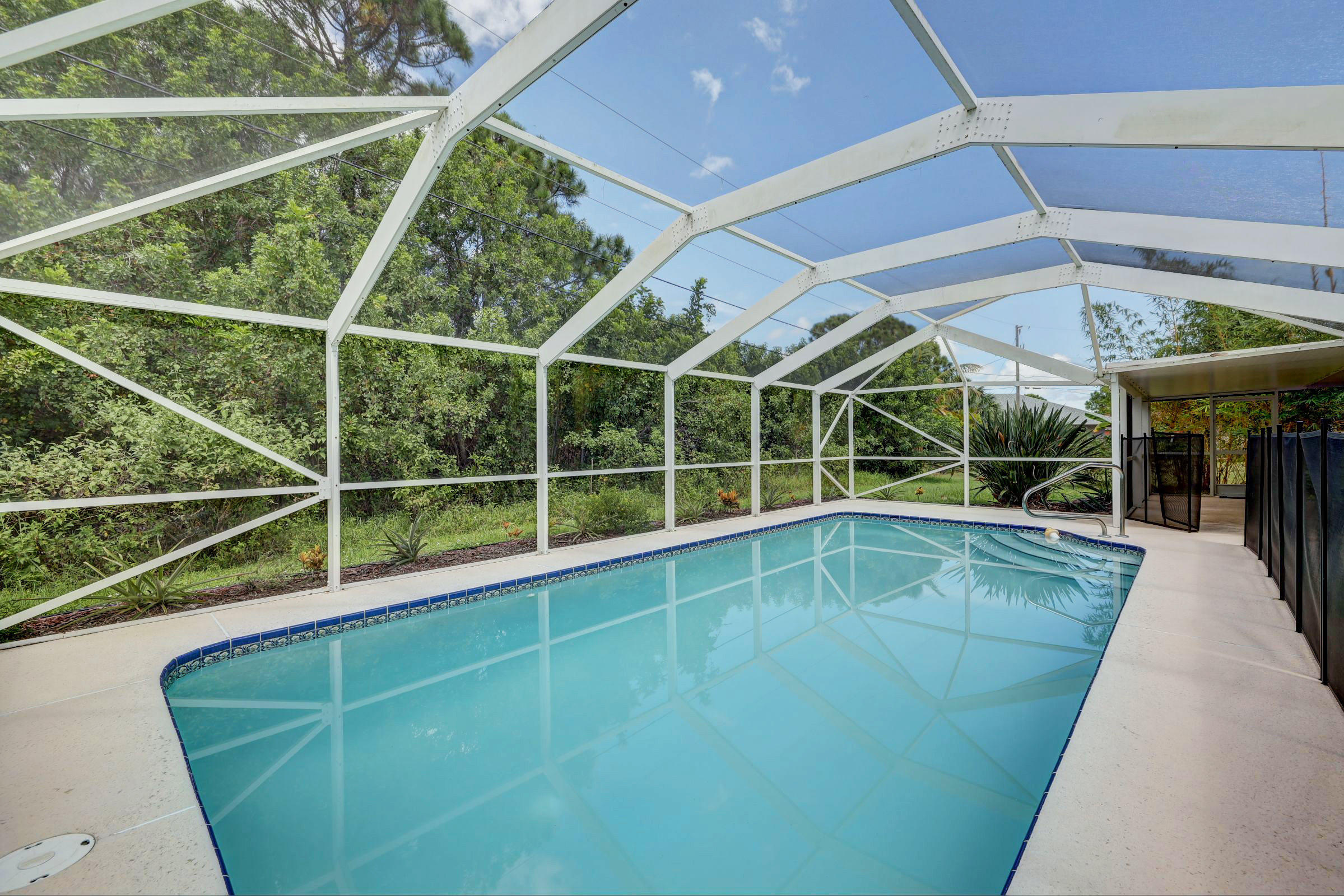 261 Southwest Glen Road Port St. Lucie, FL 34953 - Photo 18 of 43 3J0A5567_68_69_70_71