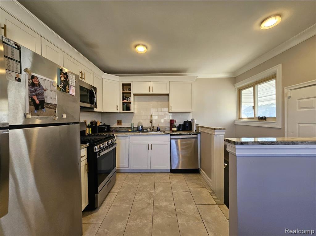 16830 Stephens Road Eastpointe, MI 48021 - Photo 15 of 30