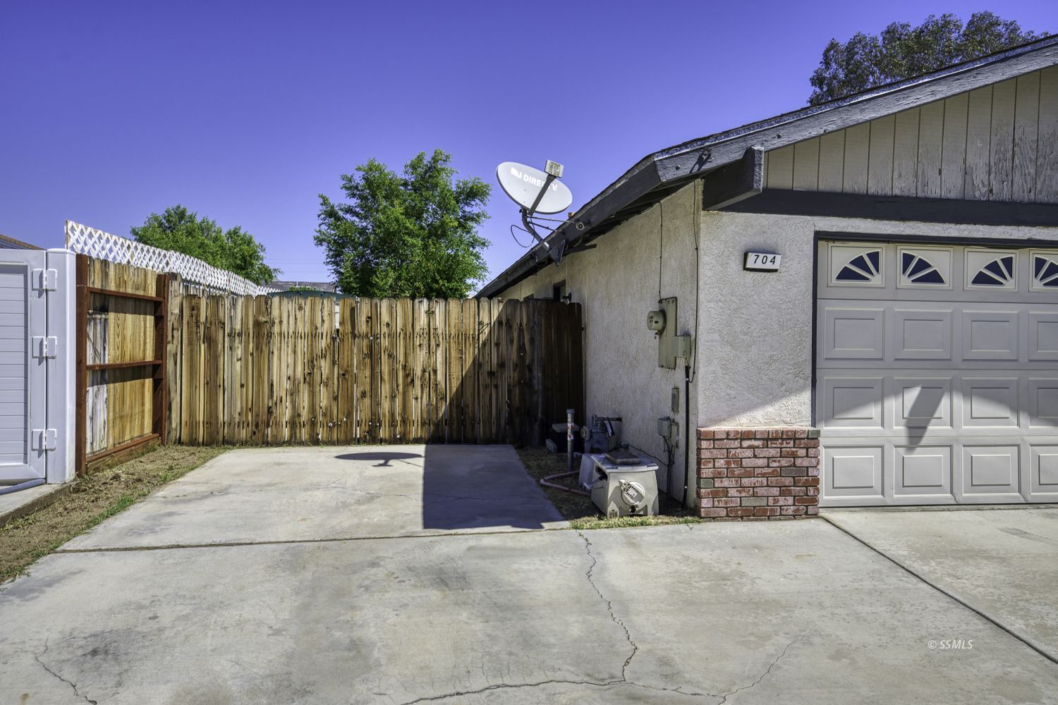 704 White Oak Drive Ridgecrest, CA 93555 - Photo 3 of 43