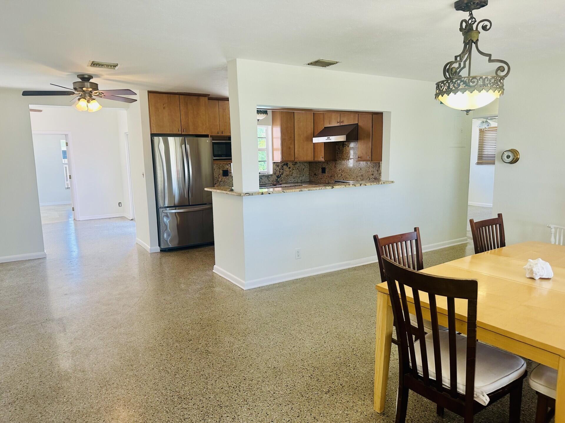 467 Northeast 31st Street Boca Raton, FL 33431 - Photo 15 of 19 467 pic kitche dining - Copy