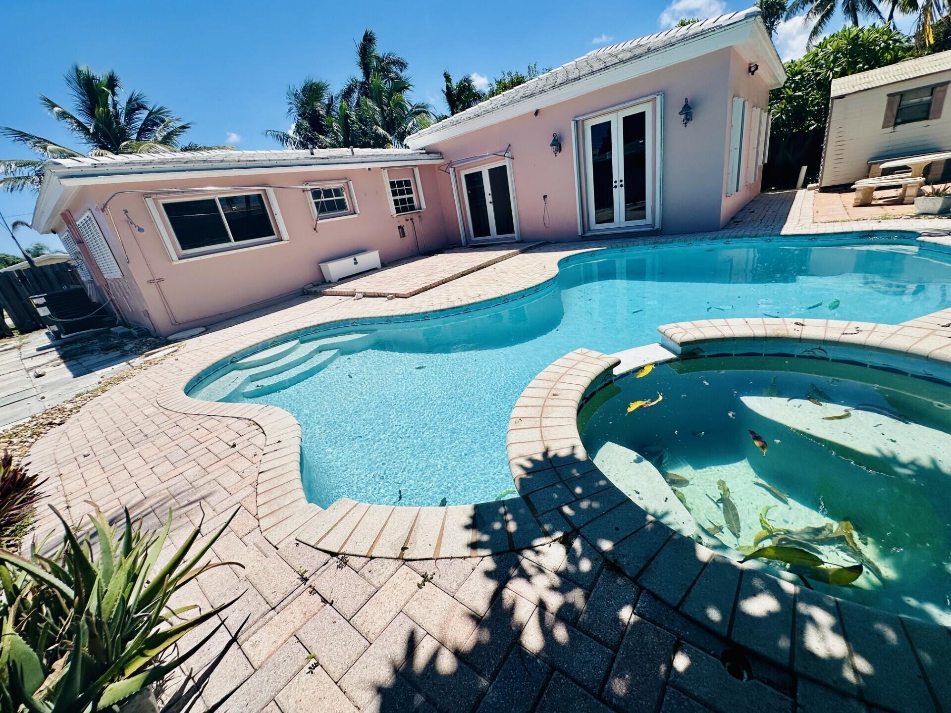 467 Northeast 31st Street Boca Raton, FL 33431 - Photo 3 of 19 467 pool 4