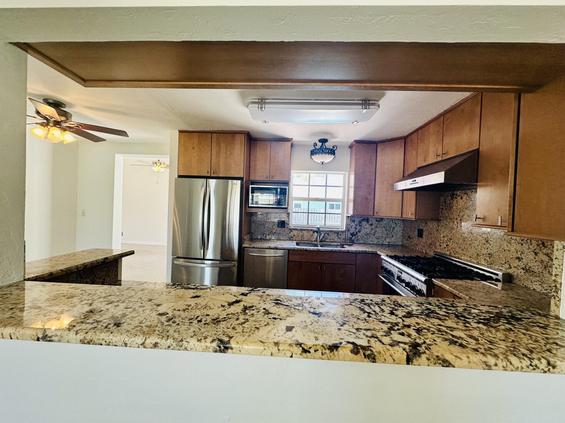 467 Northeast 31st Street Boca Raton, FL 33431 - Photo 6 of 19 467 bar kitchen