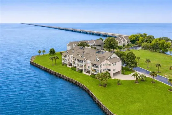 $626,000 | 303 Mariners Island Boulevard, Unit 303, Mandeville, LA 70448