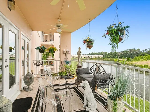 $645,000 | 303 Mariners Island Boulevard, Unit 303, Mandeville, LA 70448