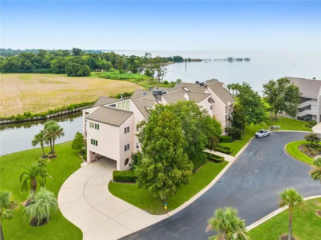 $645,000 | 303 Mariners Island Boulevard, Unit 303, Mandeville, LA 70448