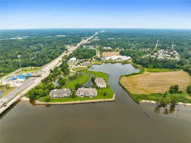 $645,000 | 303 Mariners Island Boulevard, Unit 303, Mandeville, LA 70448